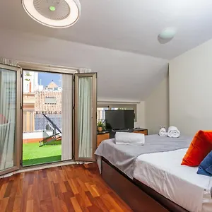 precioso-tico-con-terraza-centro-historico-malaga.1costadelsol.com/